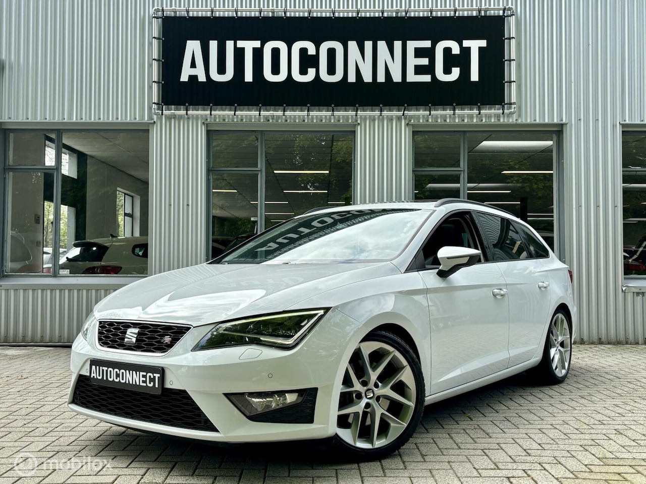 Seat Leon ST - 1.8 TSI FR PANORAMADAK, CRUISE, HALF/LEDER - AutoWereld.nl