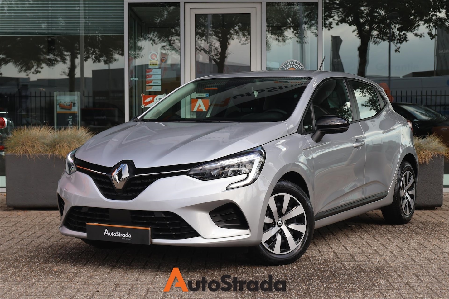 Renault Clio - 1.0 TCe Equilibre 90pk | Carplay | Cruise | Navi | DAB | 1ste Eigenaar - AutoWereld.nl