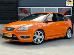 Ford Focus - 2.5-20V ST 226PK 5-Deurs Oranje Airco Cruise