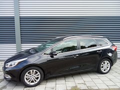 Kia Cee'd Sportswagon - 1.6 GDI Super Pack Navigatie Climatronic Trekhaak Camera NAP 1e