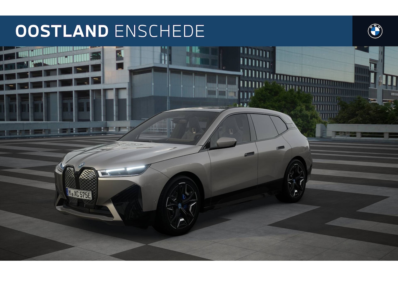 BMW iX - xDrive50 High Executive / Sportpakket / Panoramadak Sky Lounge / Trekhaak / Laserlight / M - AutoWereld.nl