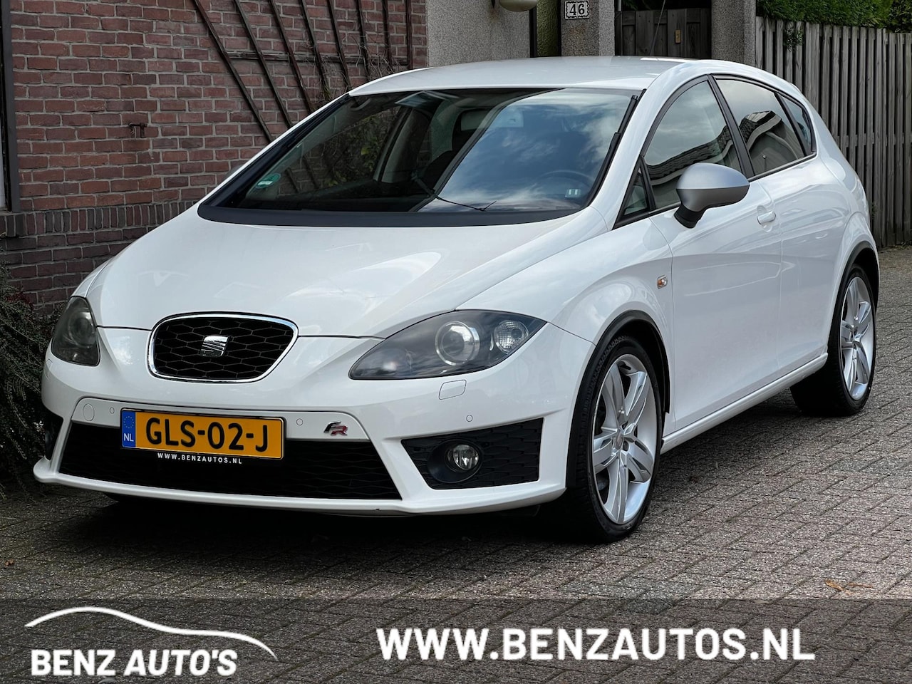 Seat Leon - 2.0 TFSI FR 211PK Automaat/Youngtimer/Xenon - AutoWereld.nl