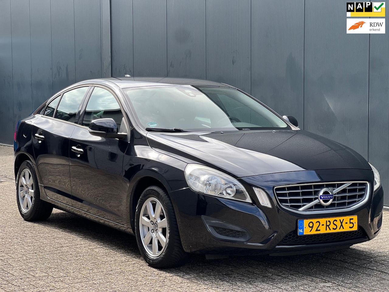 Volvo S60 - 1.6 T4 Aut|Navi|100% dealer onderhouden|Netjes! - AutoWereld.nl