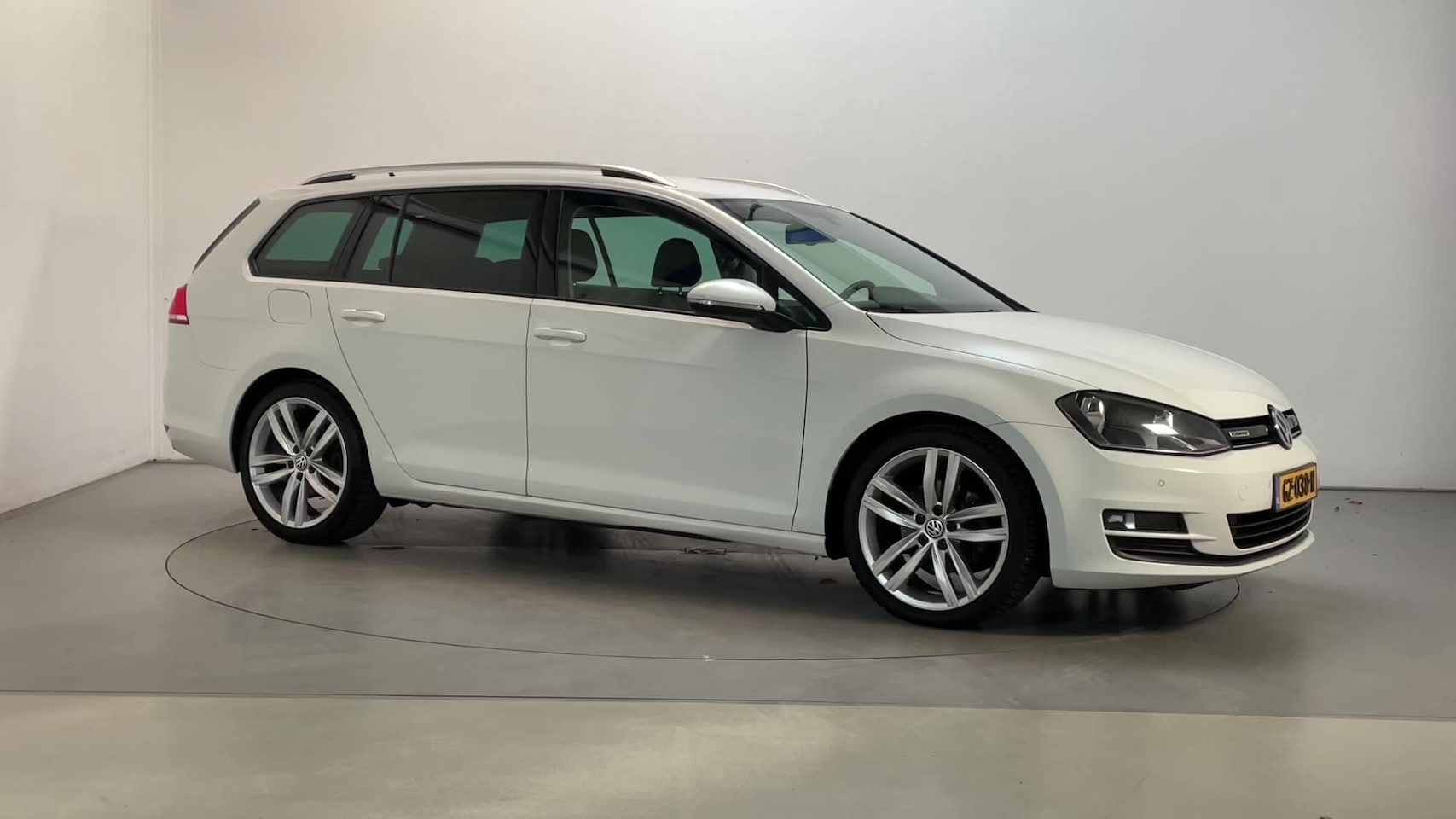 Volkswagen Golf Variant - 1.0 TSI Comfortline Navigatie Parkeersensoren Climate Control - AutoWereld.nl