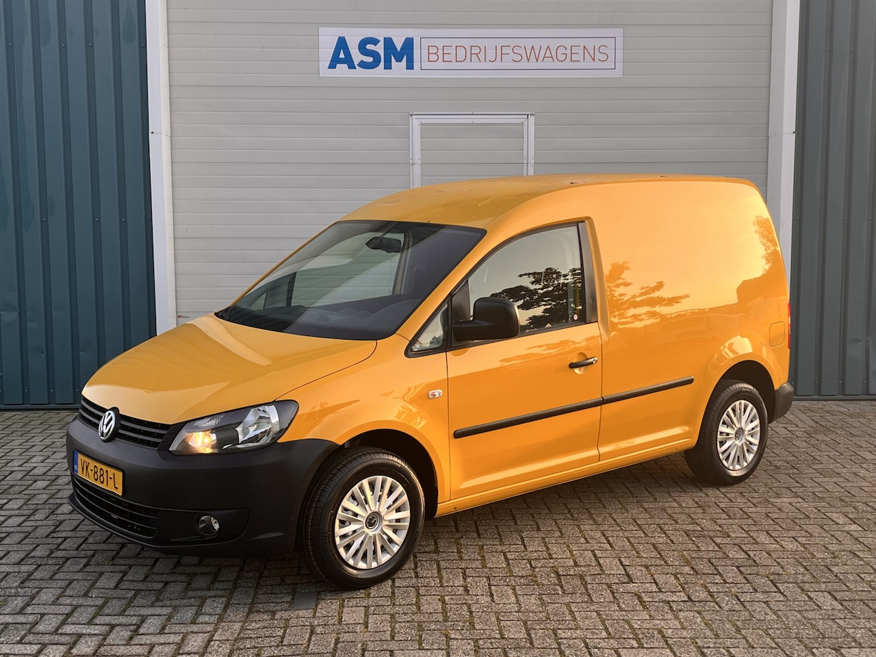 Volkswagen Caddy - 1.6 75Pk TDI / Cruise / Airco / SCHUIFDEUR / Trekhaak / Apk t/m 04-06-2025 - AutoWereld.nl