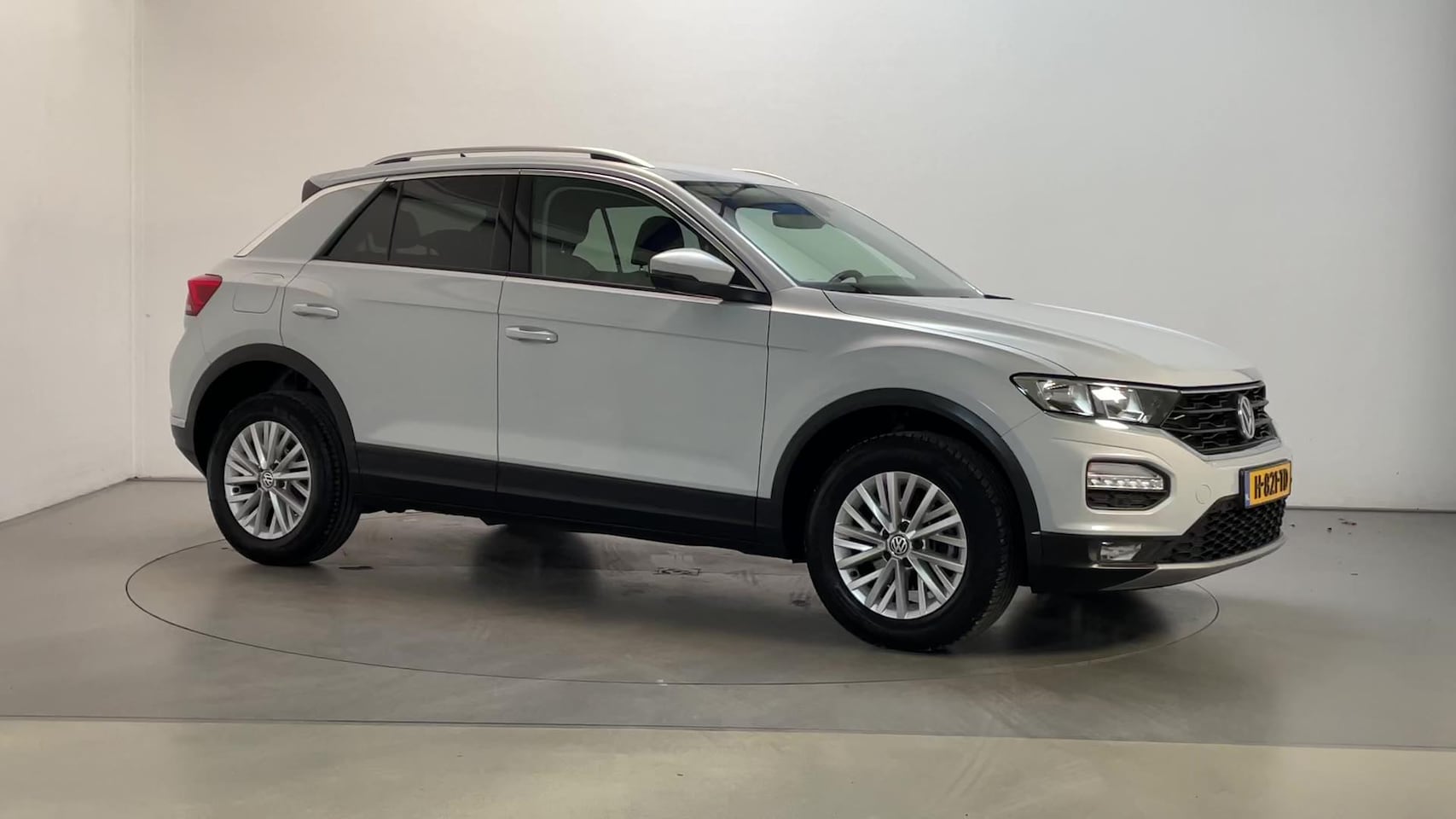 Volkswagen T-Roc - 1.0 TSI Style Navi Parkeersensoren AppConnect - AutoWereld.nl