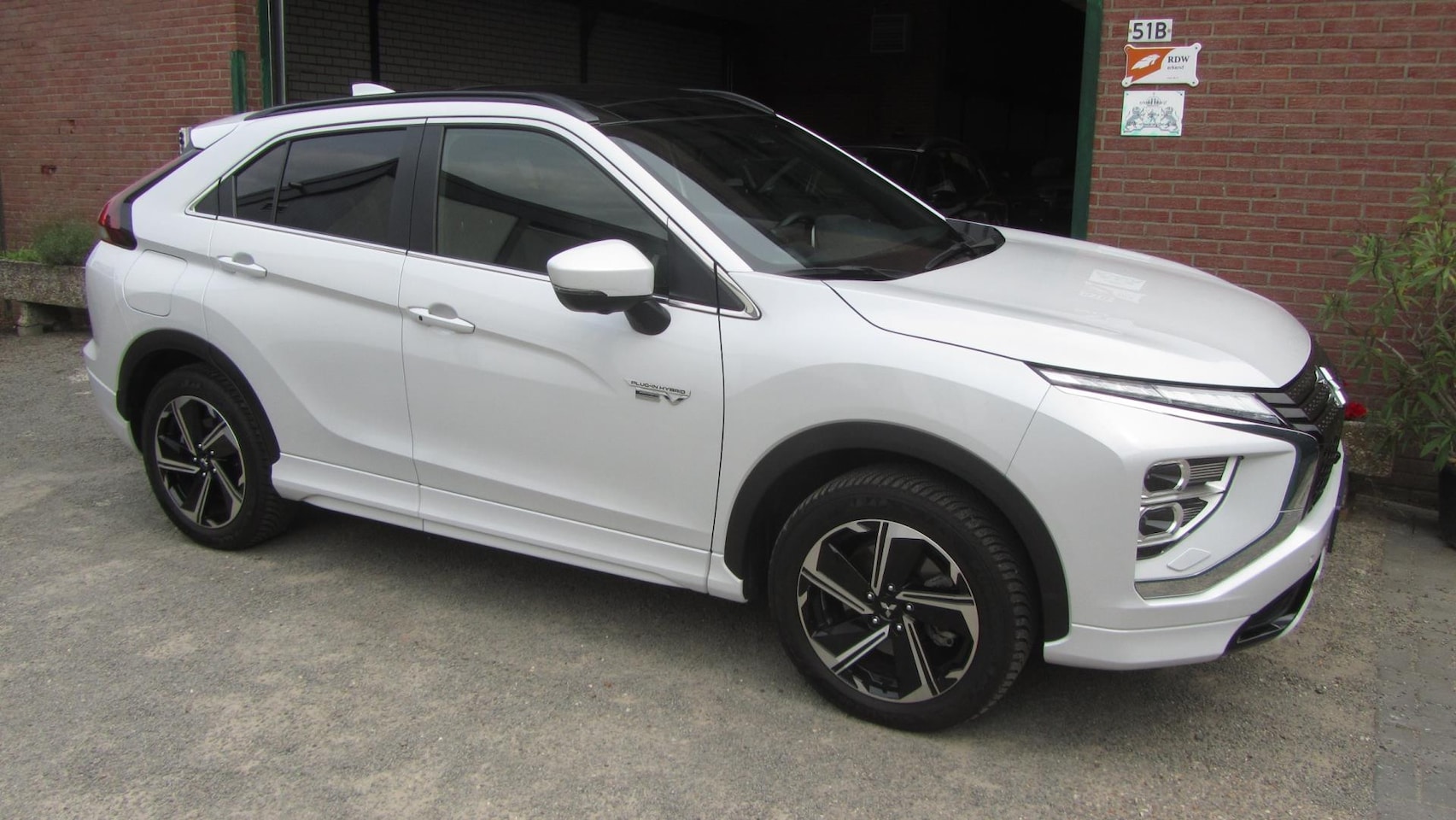 Mitsubishi Eclipse Cross - 2.4 PHEV Intense+ 2.4 PHEV Intense+ - AutoWereld.nl