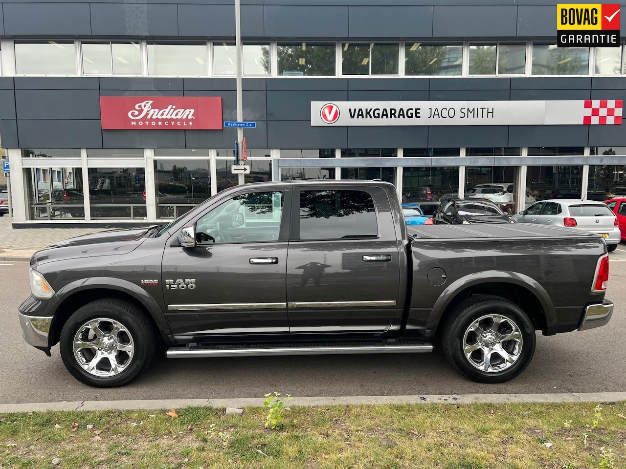 Dodge Ram 1500 - 5.7 V8 4x4 Crew Cab Laramie 5.7 V8 4x4 Crew Cab Laramie - AutoWereld.nl