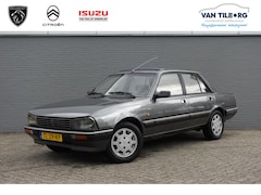 Peugeot 505 - 2.8 V6 kat. | Lederen bekleding | Schuif kantel/ dak | Trekhaak | Handgeschakeld