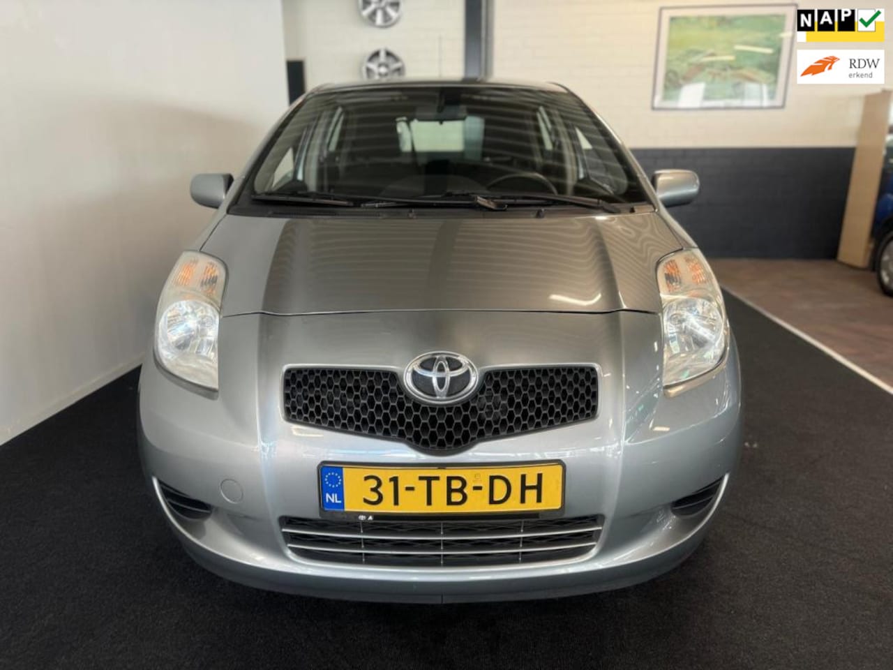 Toyota Yaris - 1.3 VVT-i Sol 1.3 VVTi Sol /NIEUWE APK - AutoWereld.nl