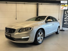 Volvo V60 - 1.6 D2 Kinetic|AUTOMAAT|CRUIS|NAVI|100%Onderh