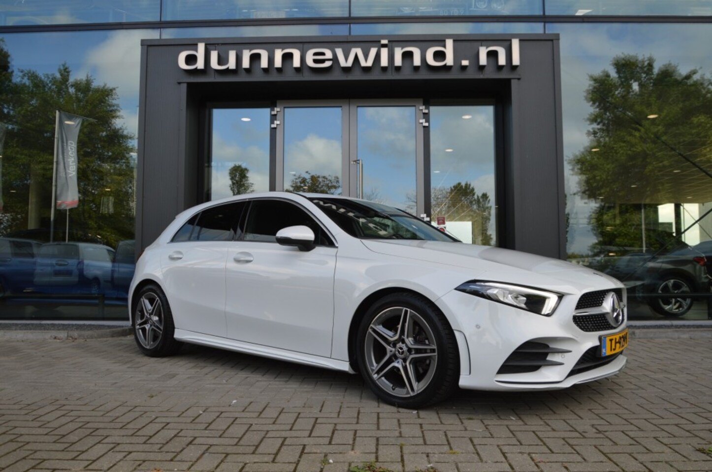 Mercedes-Benz A-klasse - 200 Business Solution AMG Wide screen Trekhaak Camera Carplay - AutoWereld.nl