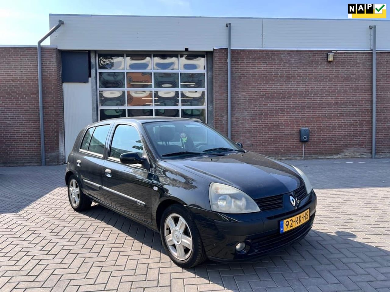 Renault Clio - 1.6-16V Community 1.6-16V Community - AutoWereld.nl