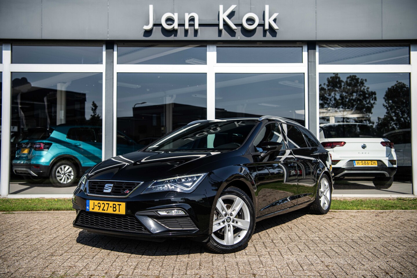 Seat Leon ST - 1.5 TSi 130 pk FR Ultimate Edition | Full LED | Winter | Beats | Trekhaak - AutoWereld.nl