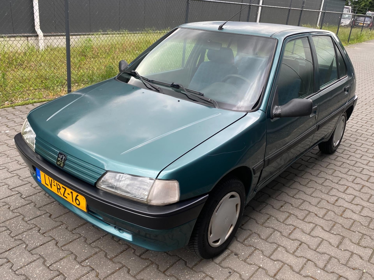 Peugeot 106 - 1.1 Accent 5-deurs 1e eigenaar UNIEK 2 Jaar apk - AutoWereld.nl