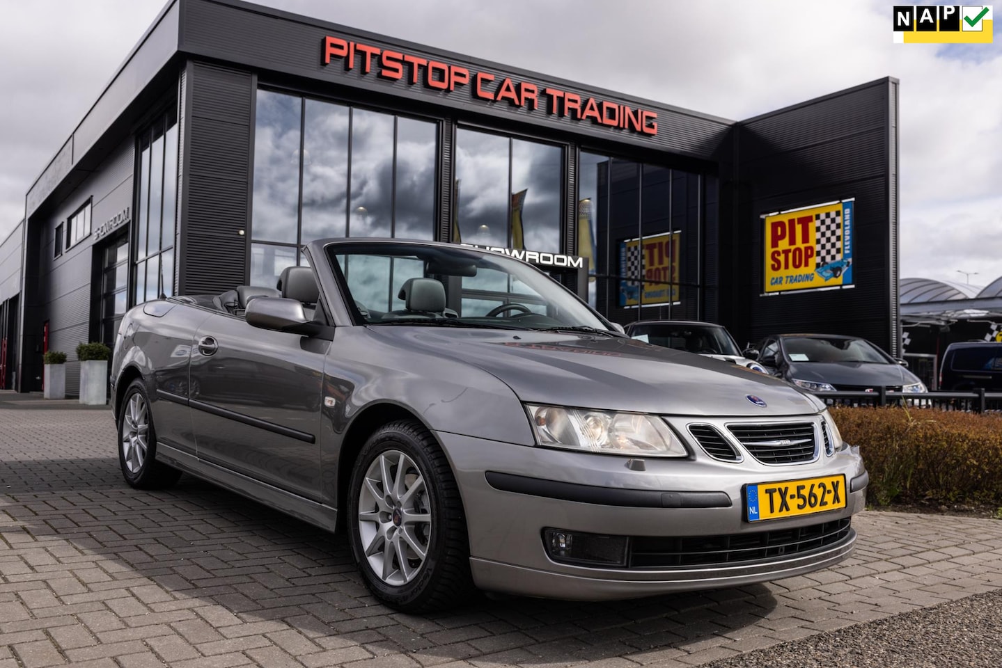 Saab 9-3 Cabrio - 2.0 T Vector 2.0t Vector, Cabrio, Automaat, Xenon, Gedocumenteerd! - AutoWereld.nl