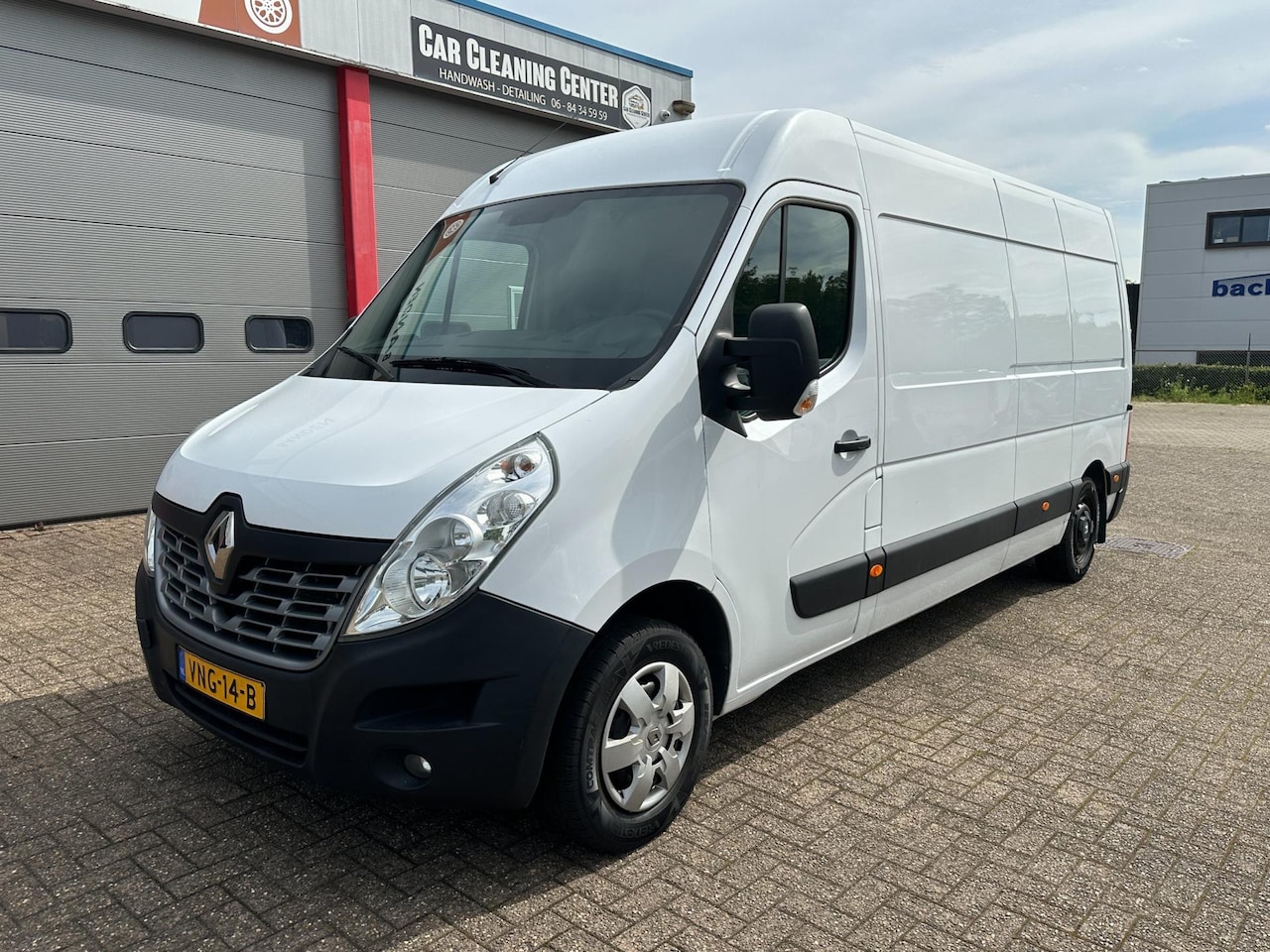 Renault Master - T35 2.3 dCi L3H2 145 PK - Airco - Luchtvering - AutoWereld.nl