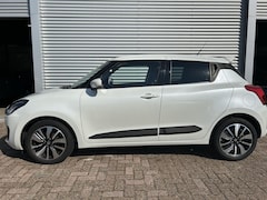 Suzuki Swift - 1.0 Stijl Smart Hybrid