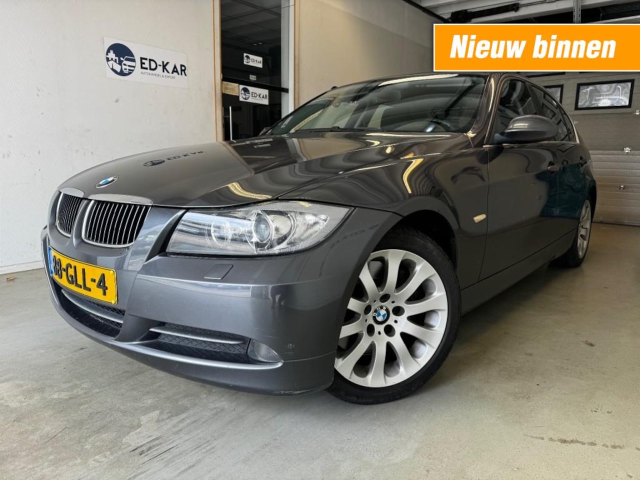 BMW 3-serie - 330i Executive CLIMA XENON NL-AUTO NAP APK 5-2025 - AutoWereld.nl