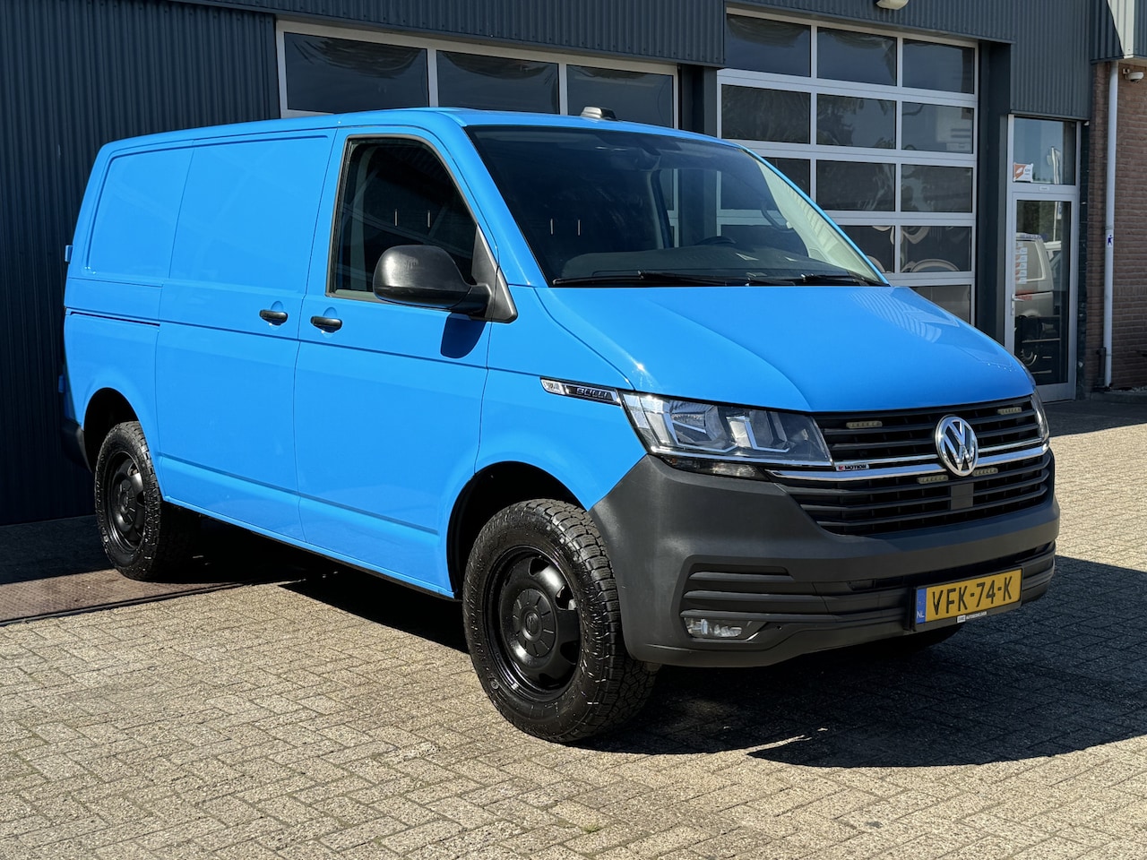 Volkswagen Transporter - 2.0 TDI L1H1 4Motion Bulli DSG 150pk Verhoogd All Terrain Banden  Airco Cruise control Tre - AutoWereld.nl