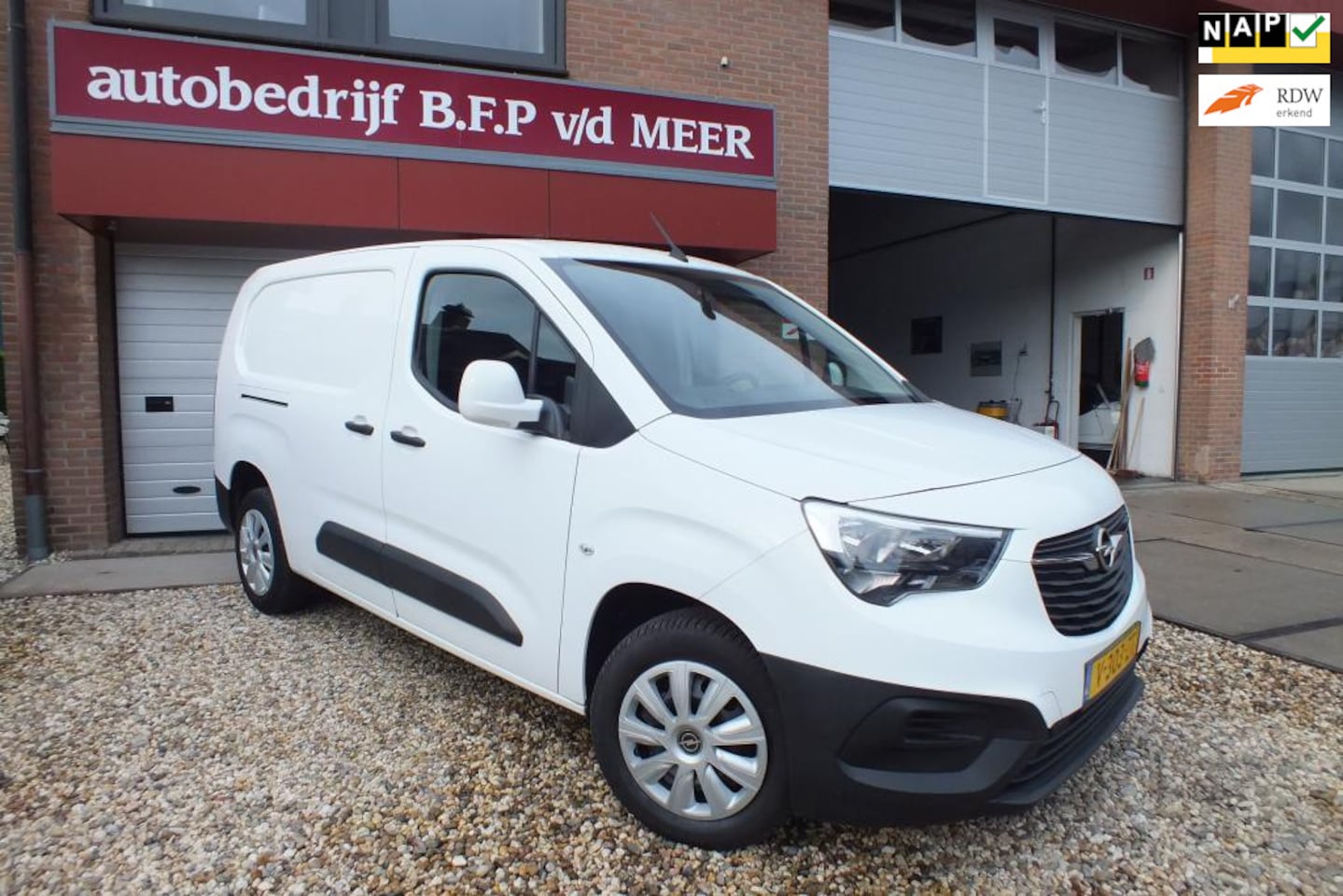 Opel Combo - 1.6D L2H1 Edition 1.6D L2H1 Edition - AutoWereld.nl