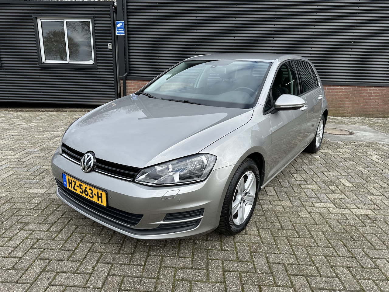 Volkswagen Golf - 1.4 TSI ACT Highline PDC V+A | STOELVERWARMING - AutoWereld.nl