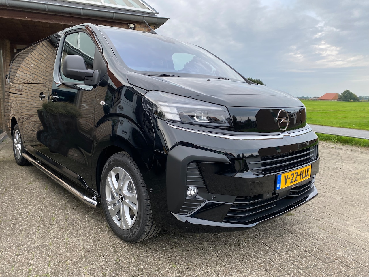 Opel Vivaro - 2.0 Diesel 145 S&S L3 DC - AutoWereld.nl