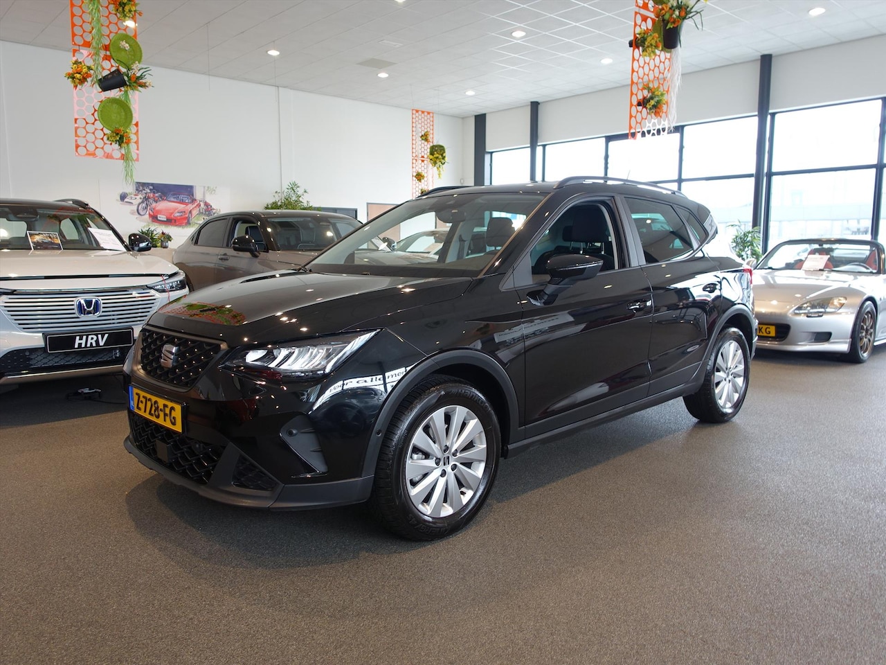 Seat Arona - 1.0 TSI 95pk Style Business Intense met 4 Seizoenenbanden - AutoWereld.nl