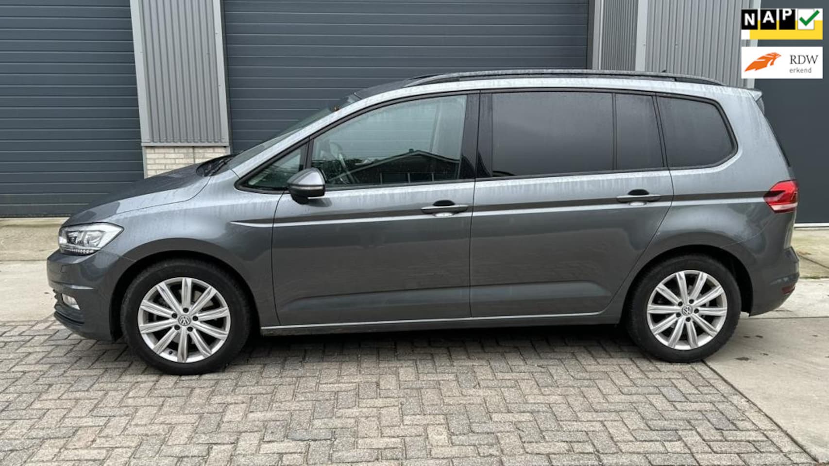 Volkswagen Touran - 1.4 TSI Highline Business R 7p 1.4 TSI Highline Business R 7p - AutoWereld.nl