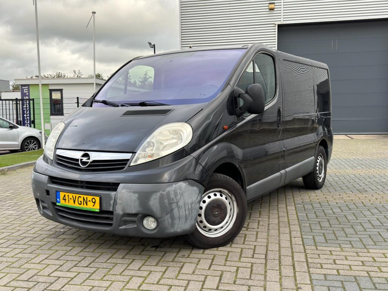 Opel Vivaro - 2.5 CDTI L1H1 automaat airco gearbox defect - AutoWereld.nl