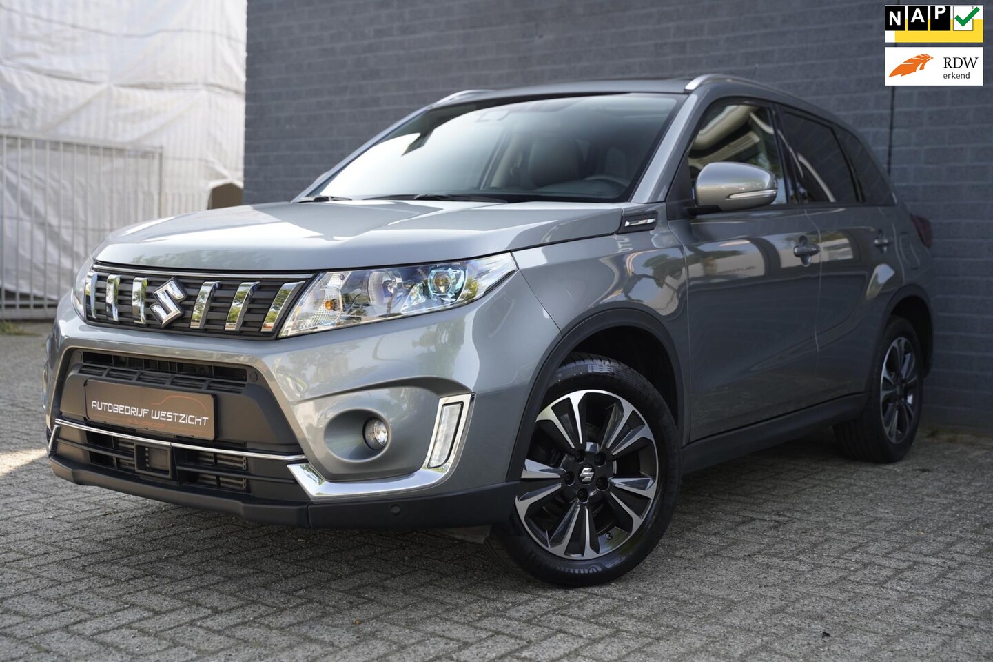 Suzuki Vitara - 1.0 Boosterjet AllGrip Flash 4x4, Panoramadak - AutoWereld.nl