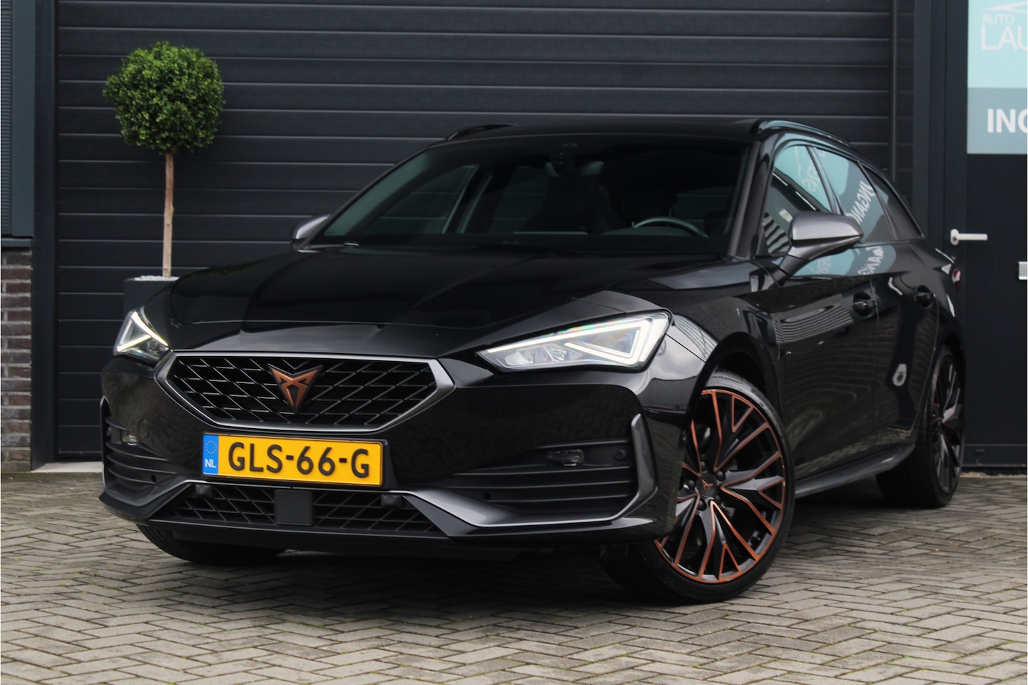 CUPRA Leon Sportstourer - 1.4 e-Hybrid VZ Copper Edition | Pano | Memory | Sfeerverl. - AutoWereld.nl