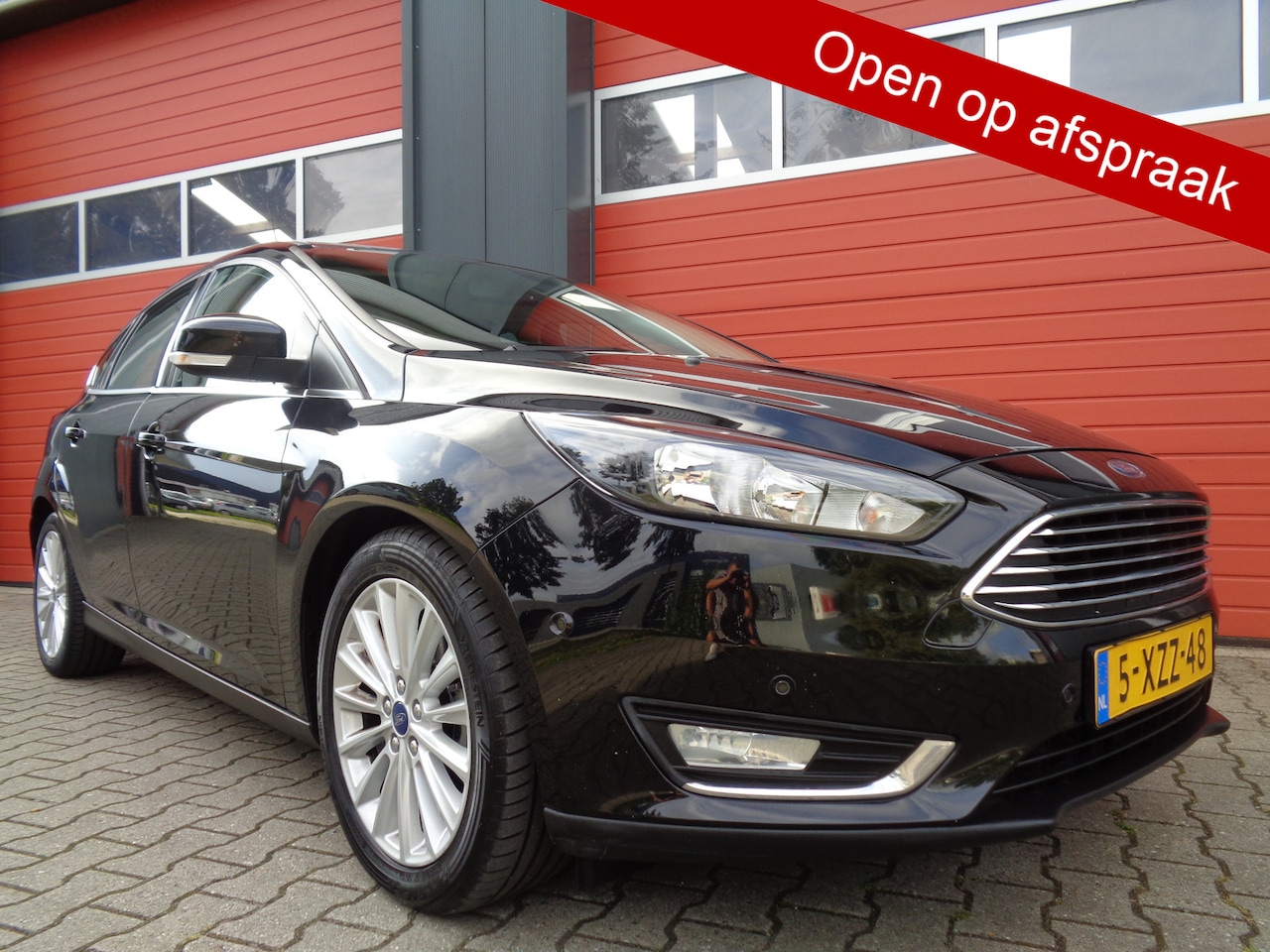 Ford Focus - 1.0 First Edition 126PK NW-Model Clima Cruise LMV 6-BAK Trekhaak NL-Auto - AutoWereld.nl