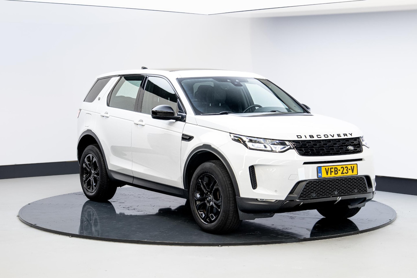 Land Rover Discovery Sport - 2.0 D240 S | Grijs Kenteken | Trekhaak | - AutoWereld.nl