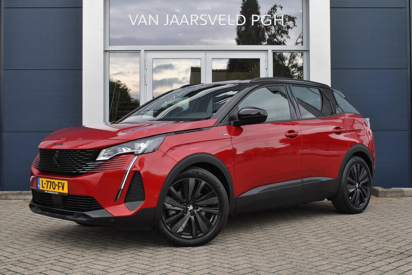 Peugeot 3008 - GT 1.6 Plug-in HYbrid 225pk e-EAT8 Pano / Focal - AutoWereld.nl