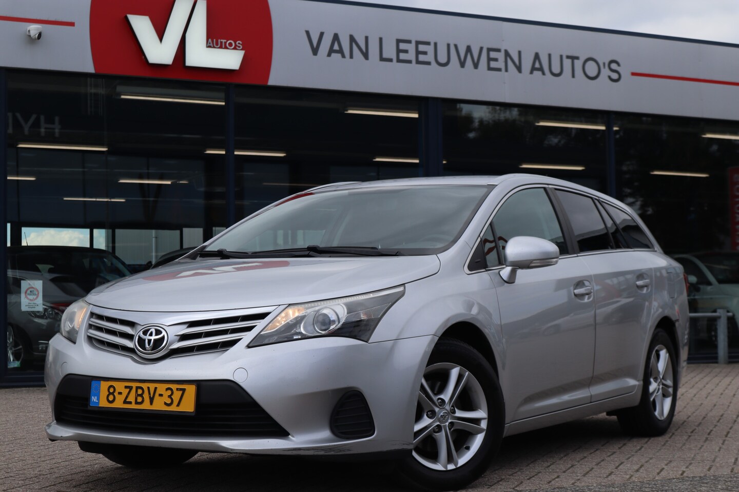 Toyota Avensis Wagon - 2.0 D-4D Business | Nieuw Binnen | Climate Control | Navigatie | APK 07-04-2025 - AutoWereld.nl