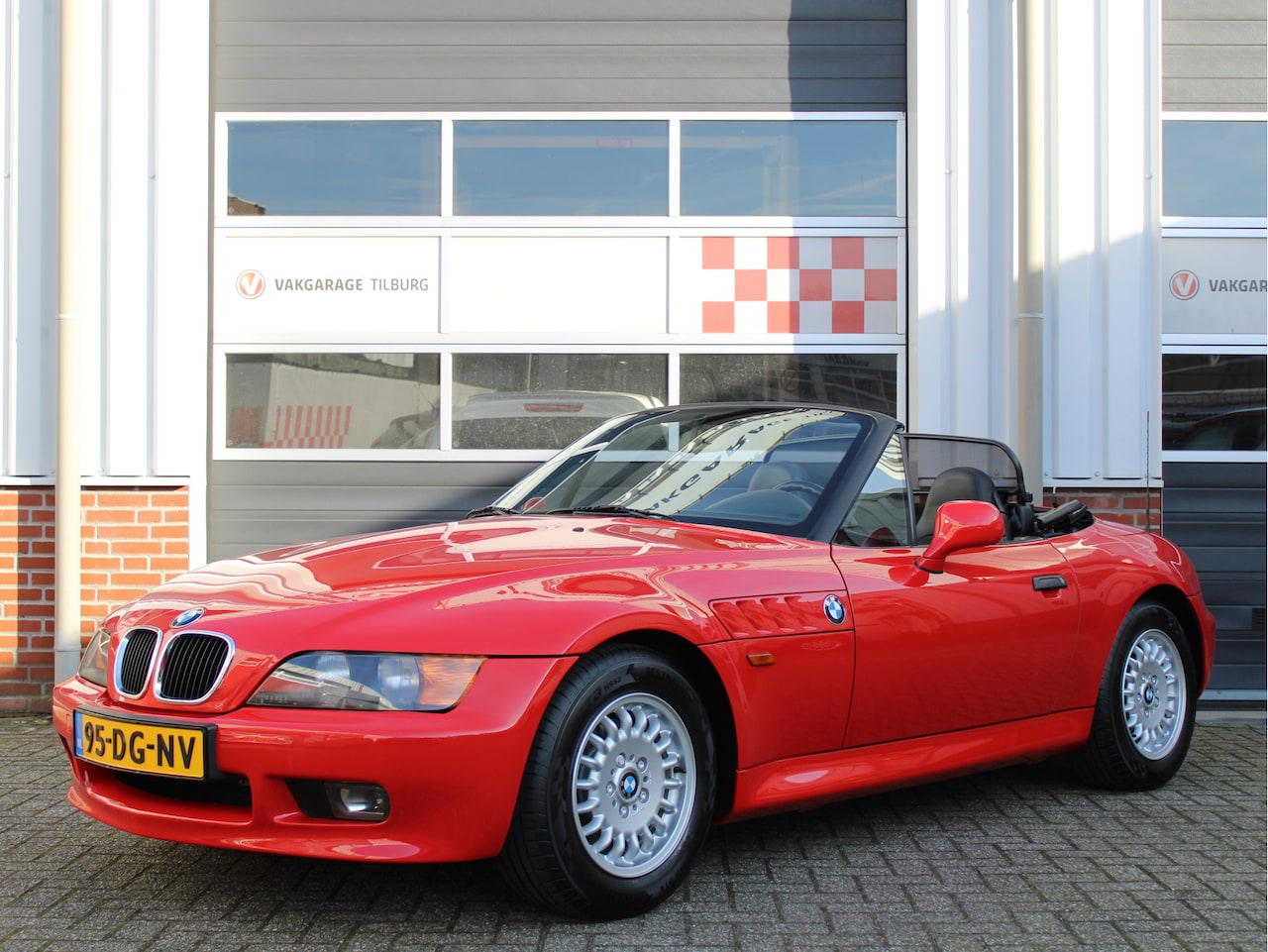 BMW Z3 Roadster - 1.9 16V 140PK /Leder/15'LM/Elek. stoelen/Elek. ramen/Windscherm/Stuurbekrachtiging/Youngti - AutoWereld.nl