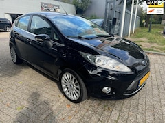 Ford Fiesta - 1.6 Titanium 5 deurs, chrome pakket, alu wielen, nwe apk, airco, elec pakket rijd perfect,