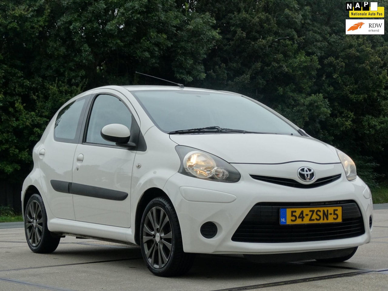 Toyota Aygo - 1.0 VVT-i Comfort - AIRCO - ELEKTR RAMEN - 5 DEURS - LICHT METALEN VELGEN - AutoWereld.nl