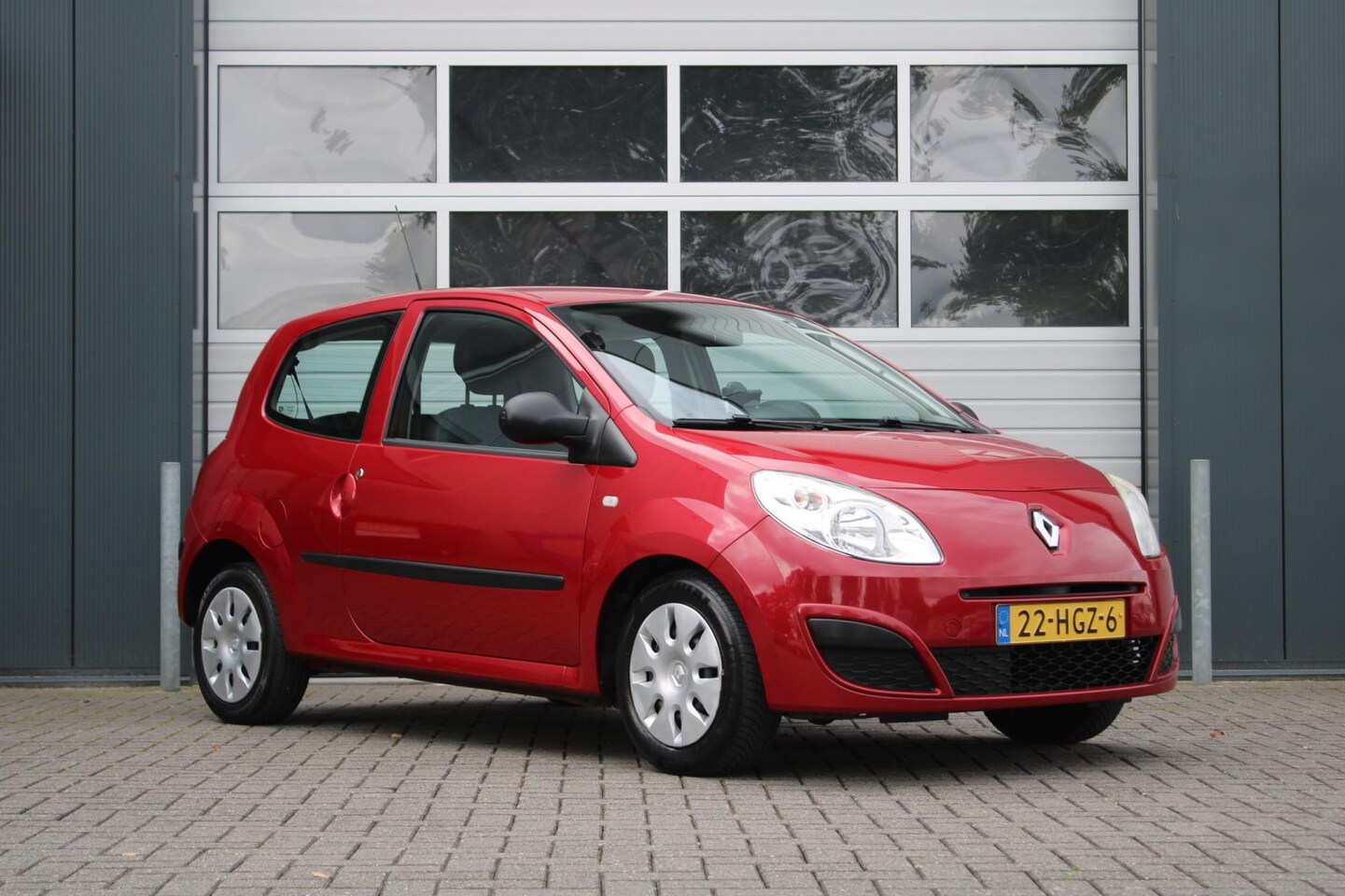 Renault Twingo - 1.2 Authentique Radio/Bluetooth/Elek.Ramen/Stuurbekrachtiging/C.V. - AutoWereld.nl