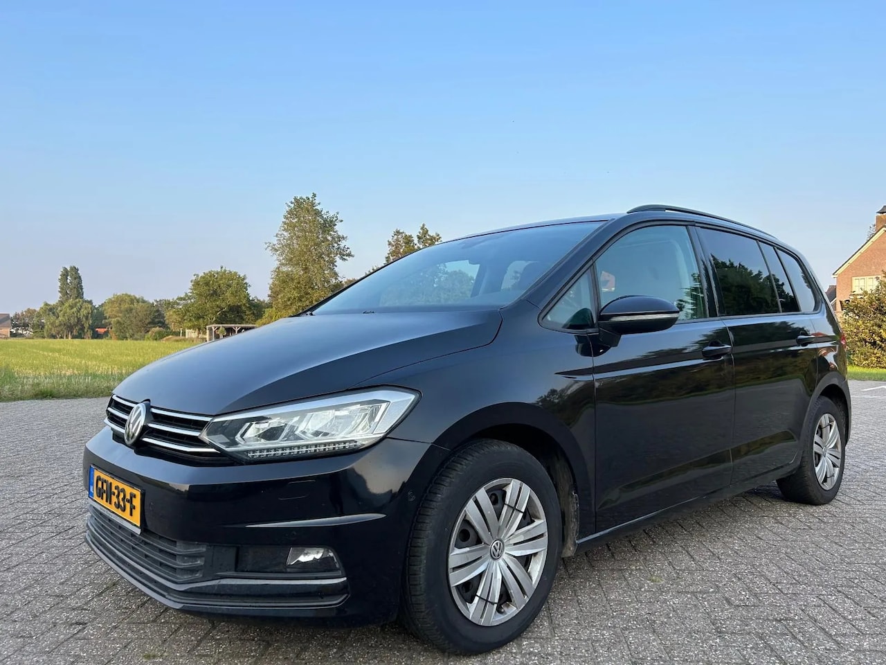 Volkswagen Touran - 1.6 TDI SCR Connected Series 1.6 TDI SCR Connected Series - AutoWereld.nl