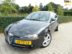 Alfa Romeo 147 - 1.6 T.Spark Veloce Business 5-DRS. , Clima / Cruise / Elec.Pakket / 17 Incl Lm Velgen / Tr