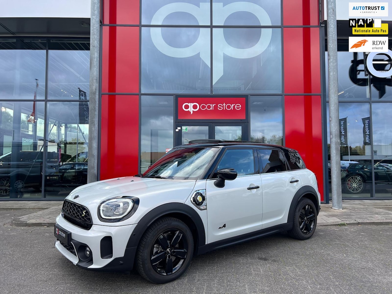 MINI Countryman - Mini 2.0 Cooper S E ALL4 MINI Yours - AutoWereld.nl