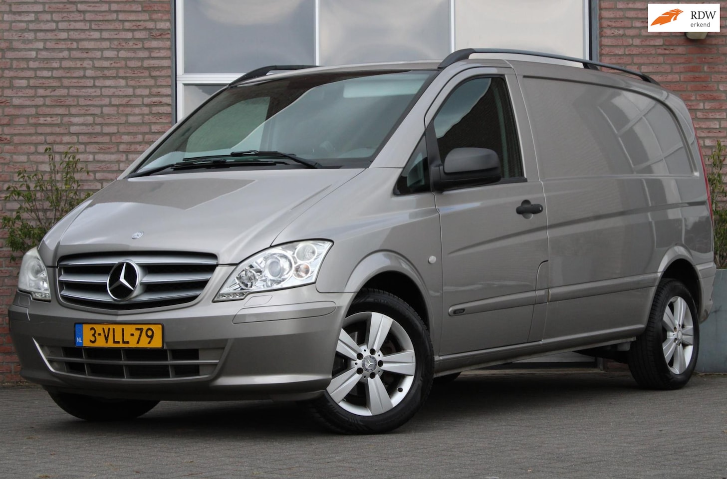 Mercedes-Benz Vito - 113 CDI 320 Lang AUTOMAAT / NAVI / BLUETOOTH - AutoWereld.nl