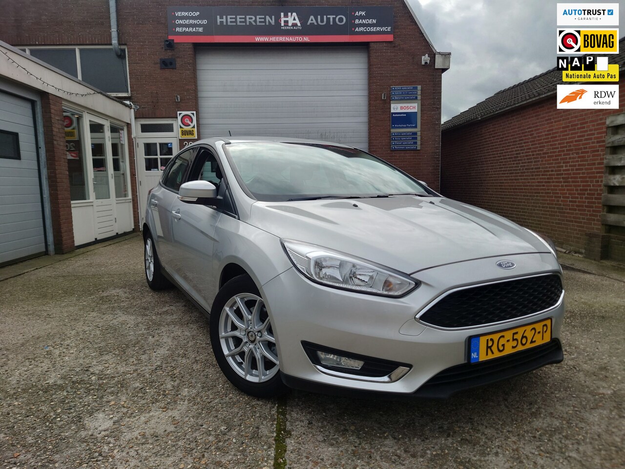 Ford Focus - 1.0 Lease Edition 1.0 Lease Edition, Eerste eigenaar, Navigatie, Cruise control - AutoWereld.nl