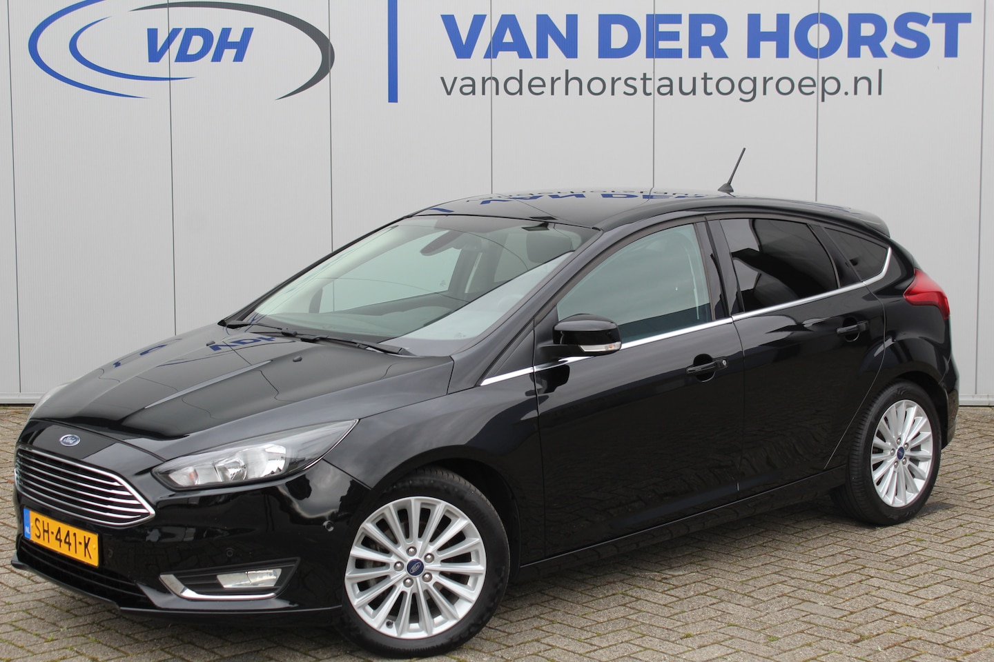 Ford Focus - 1.0-125pk Titanium. Nette en goed onderhouden Ford Focus hatchback in de luxe Titanium uit - AutoWereld.nl