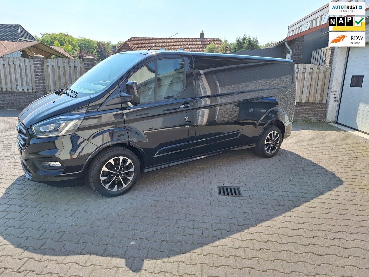 Ford Transit Custom - 320 2.0 TDCI L2H1 Sport 320 2.0 TDCI L2H1 Sport - AutoWereld.nl