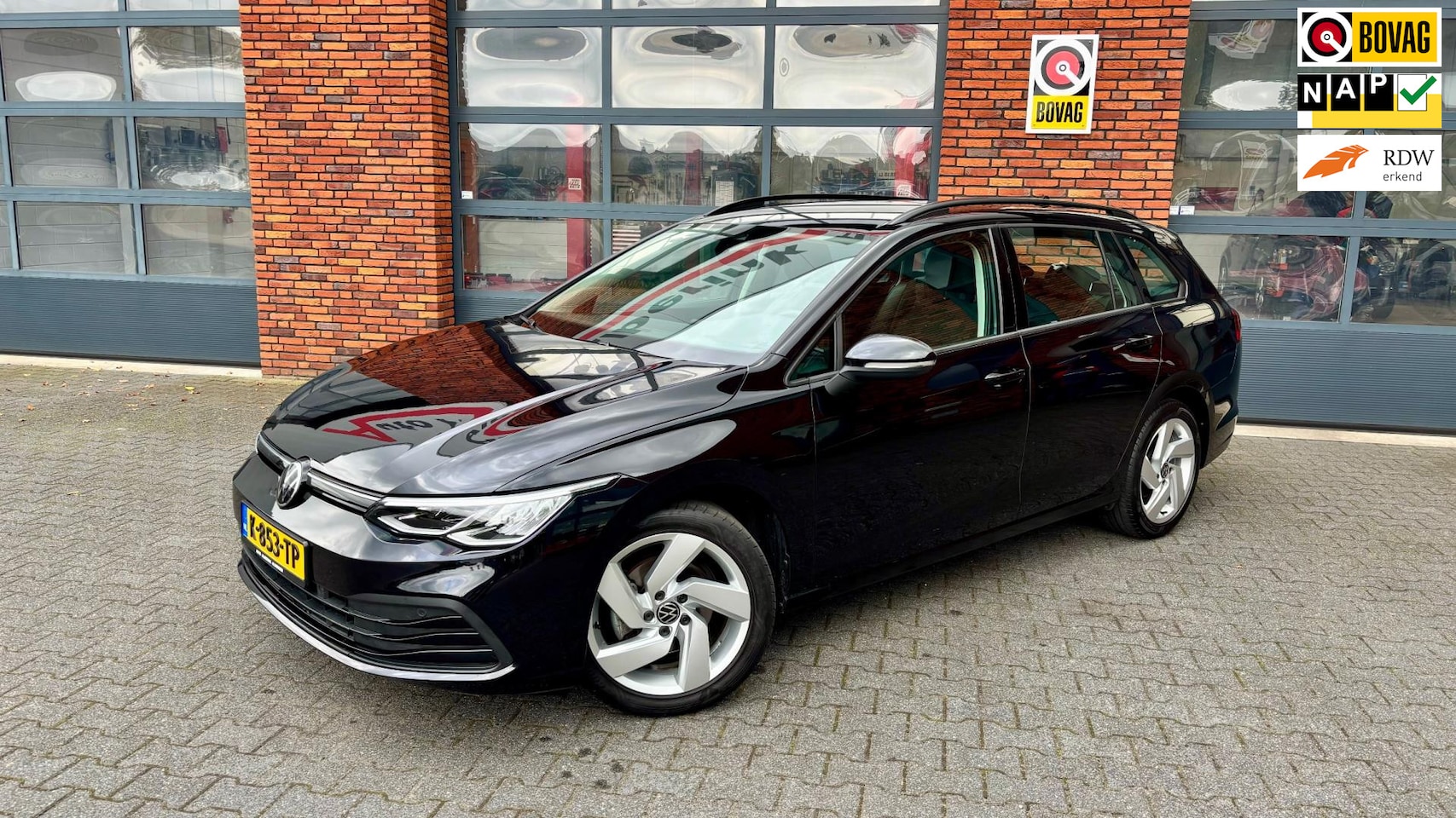 Volkswagen Golf Variant - 1.0 TSI Life Camera|Cruise control|Keyless start|Virtual cockpit|Verkeersbord herkenning - AutoWereld.nl