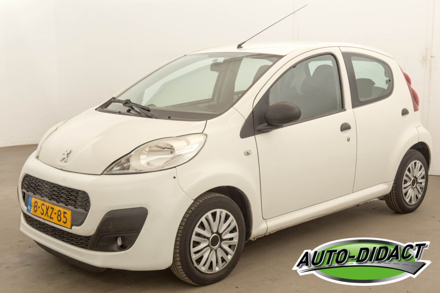 Peugeot 107 - 1.0 Airco Access Accent - AutoWereld.nl