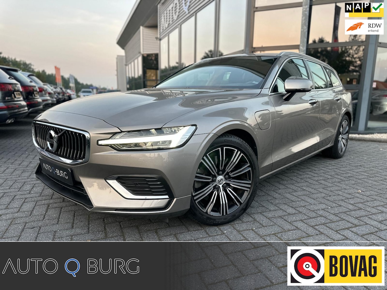 Volvo V60 - 2.0 T8 Twin Engine AWD Inscription 390 PK | Panorama | Leder | Full options | LMV | - AutoWereld.nl